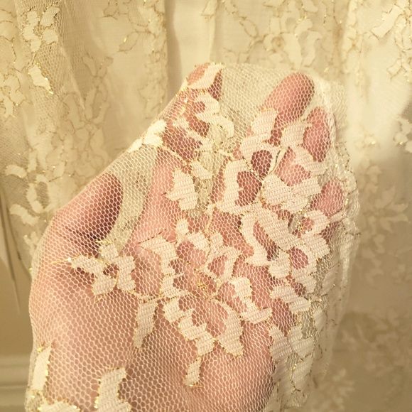 White Lace Top w/ Back Split & Gold Thread - Picture 4 of 5